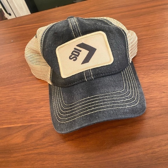 SDI > Character Trucker Hat - Picture 3 of 4